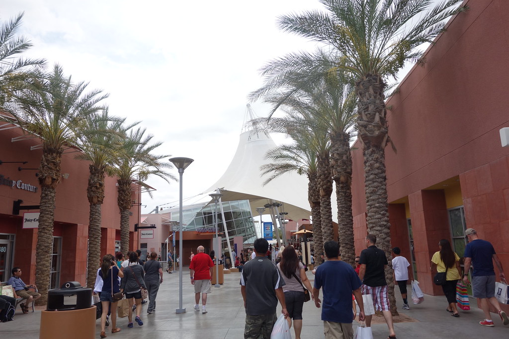 ラスベガスでショッピングを楽しむならLas Vegas North Premium Outlets