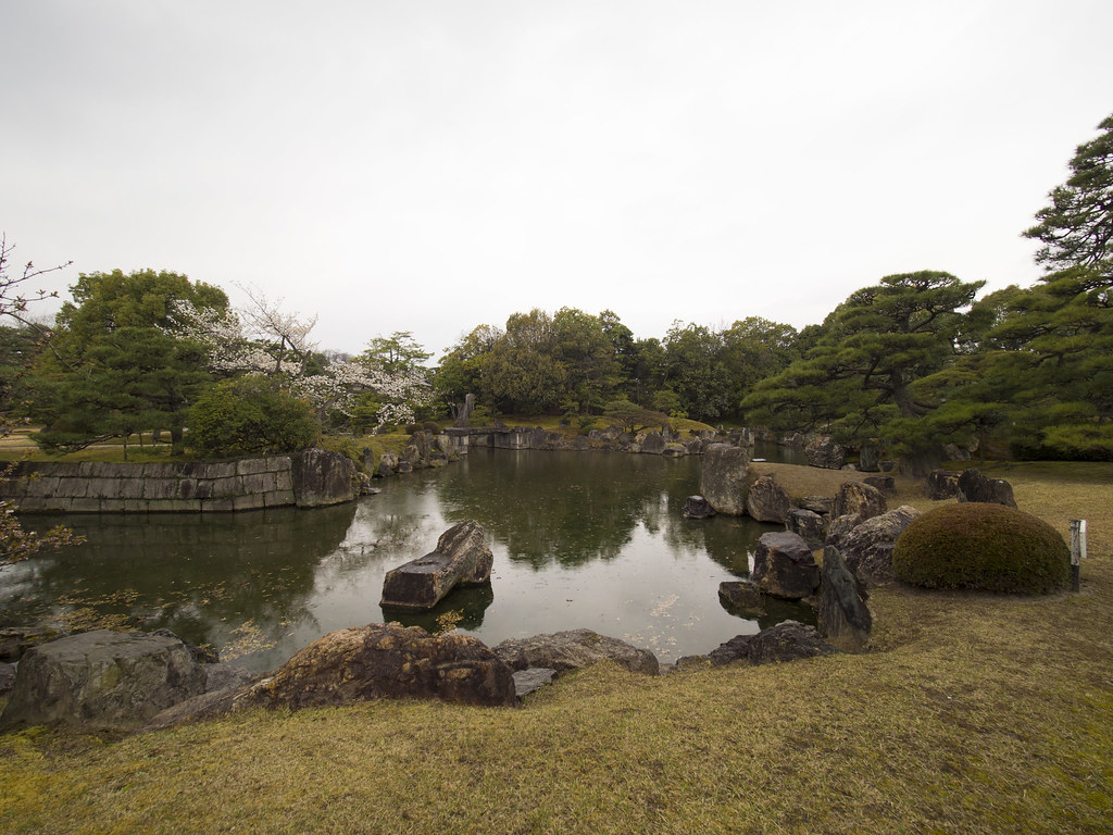 徳川家康が築いた歴史的な城の庭園