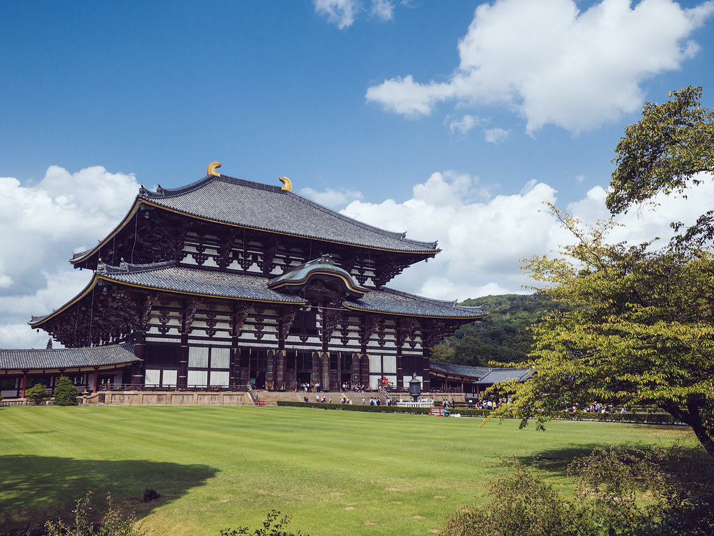 奈良時代に創建された歴史ある寺院