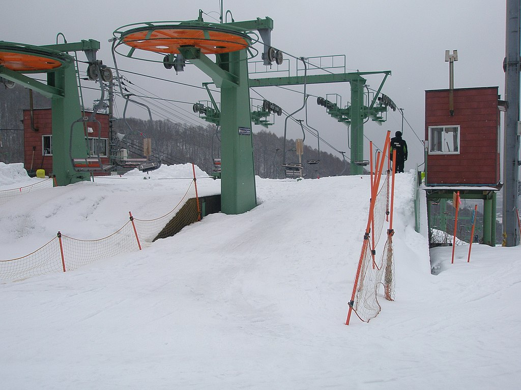 冬のアクティビティに最適な札幌藻岩山スキー場