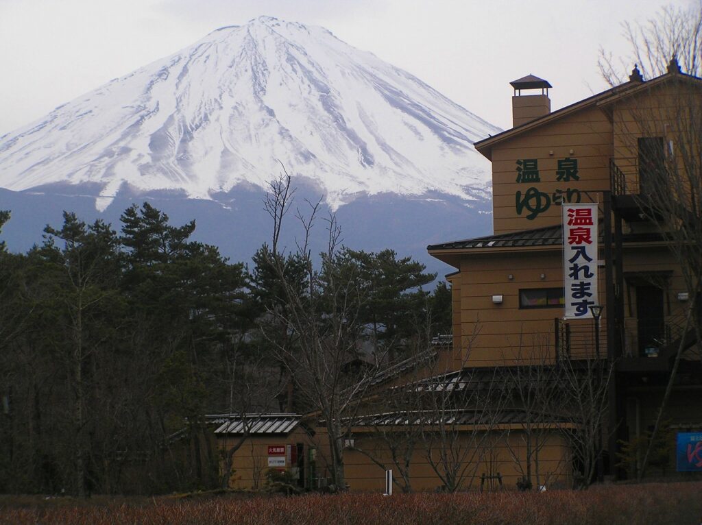 富士山を一望できる絶景の温泉施設・富士眺望の湯ゆらり