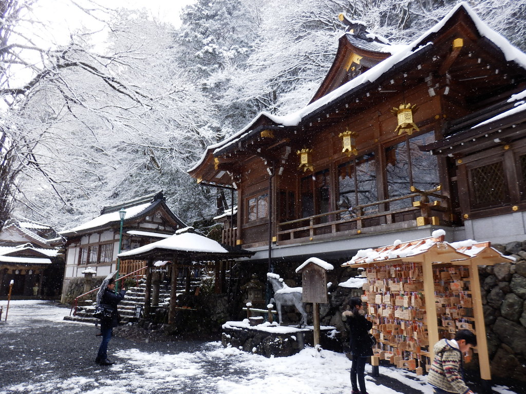 貴船神社の幻想的な雪景色