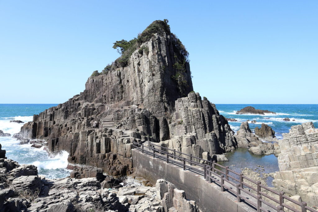 奇岩が続く越前海岸