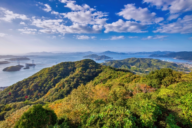 11月の愛媛観光で行く亀老山山頂から望む来島海峡