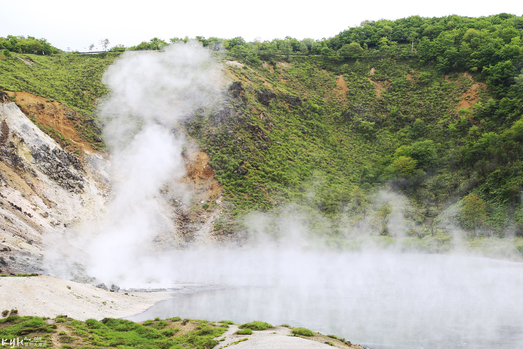 温泉気分が高まる登別温泉の様子