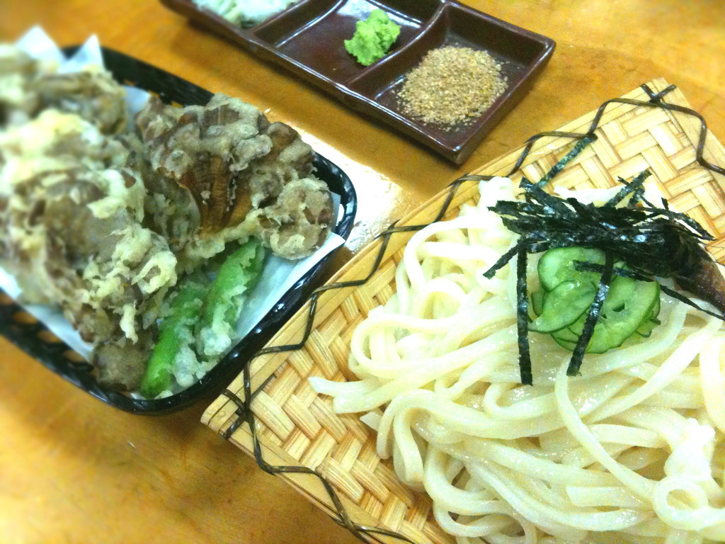 大澤屋で名物の水沢うどんをいただく