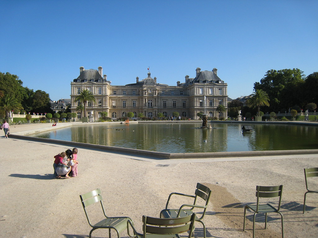 パリの中心部に位置する広大な庭園・リュクサンブール公園