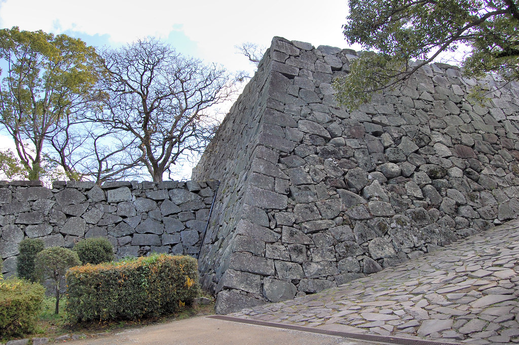 高く積み上げられた福岡城の城壁