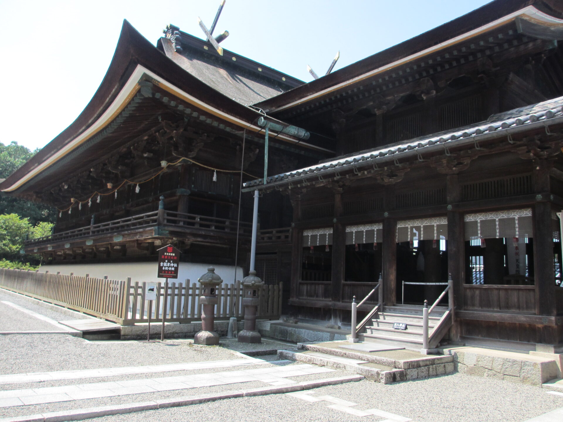 岡山の歴史と文化を感じることができる観光スポット・吉備津神社の拝殿