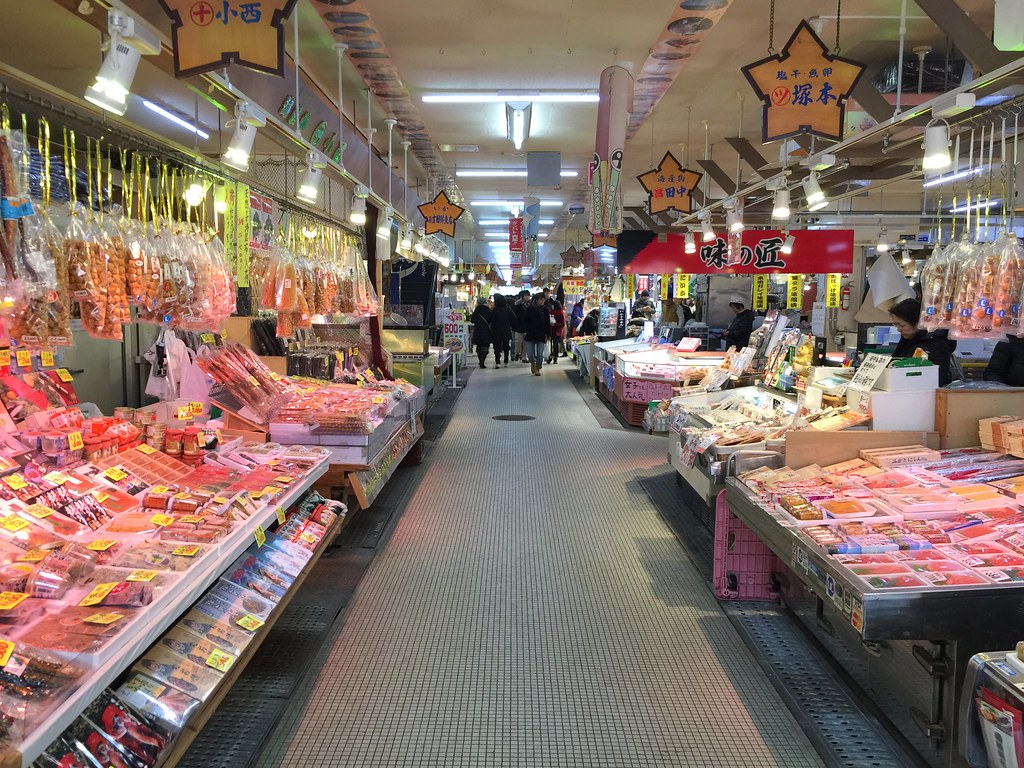 新鮮な海産物が豊富に揃う観光スポット・函館朝市