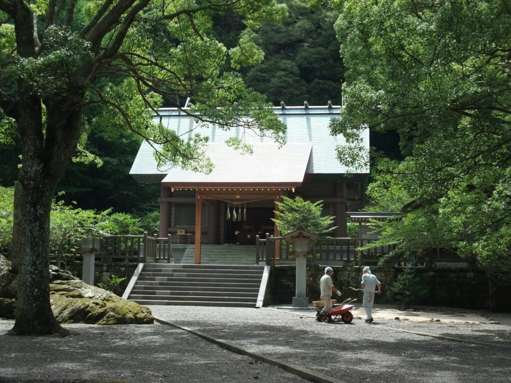 南房総の安房神社の様子