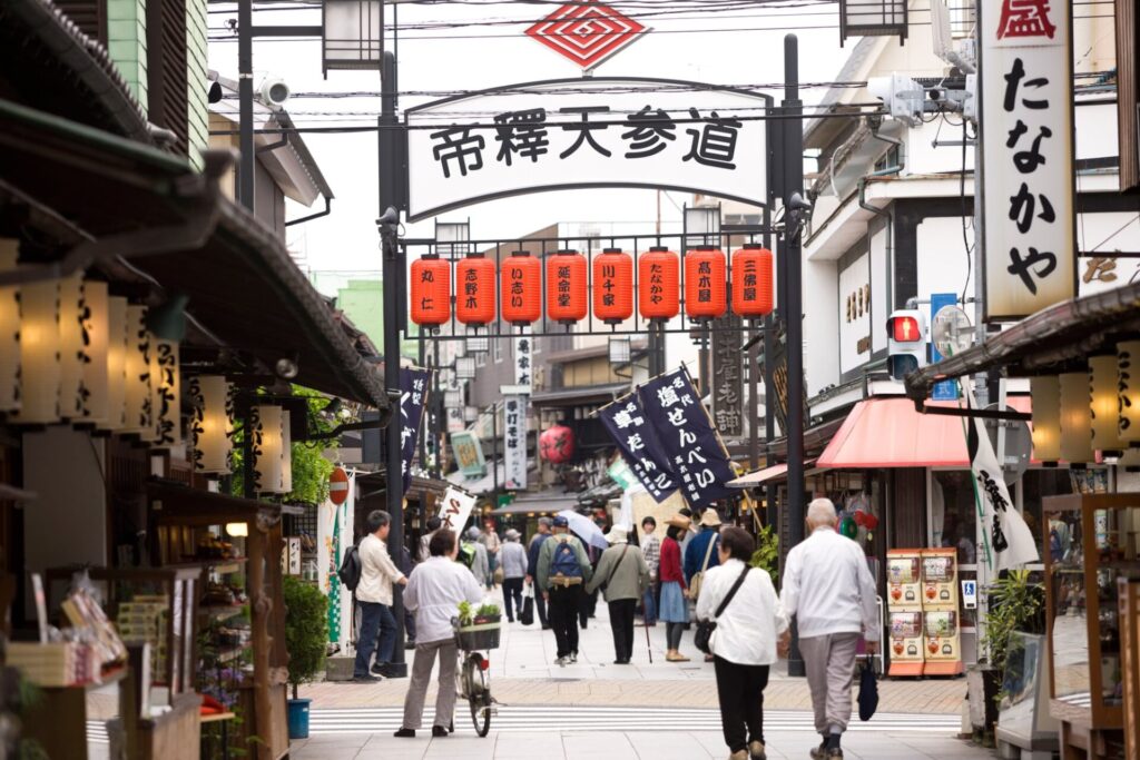 帝釈天題経寺の参道