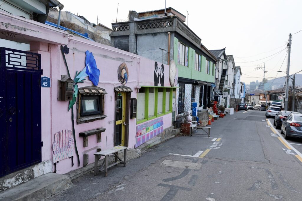 梨花洞（イファドン）壁画村の街並み