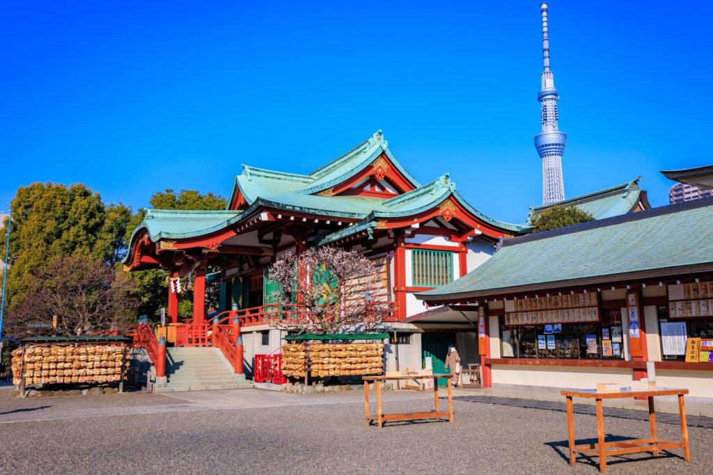 亀戸天神社とスカイツリー