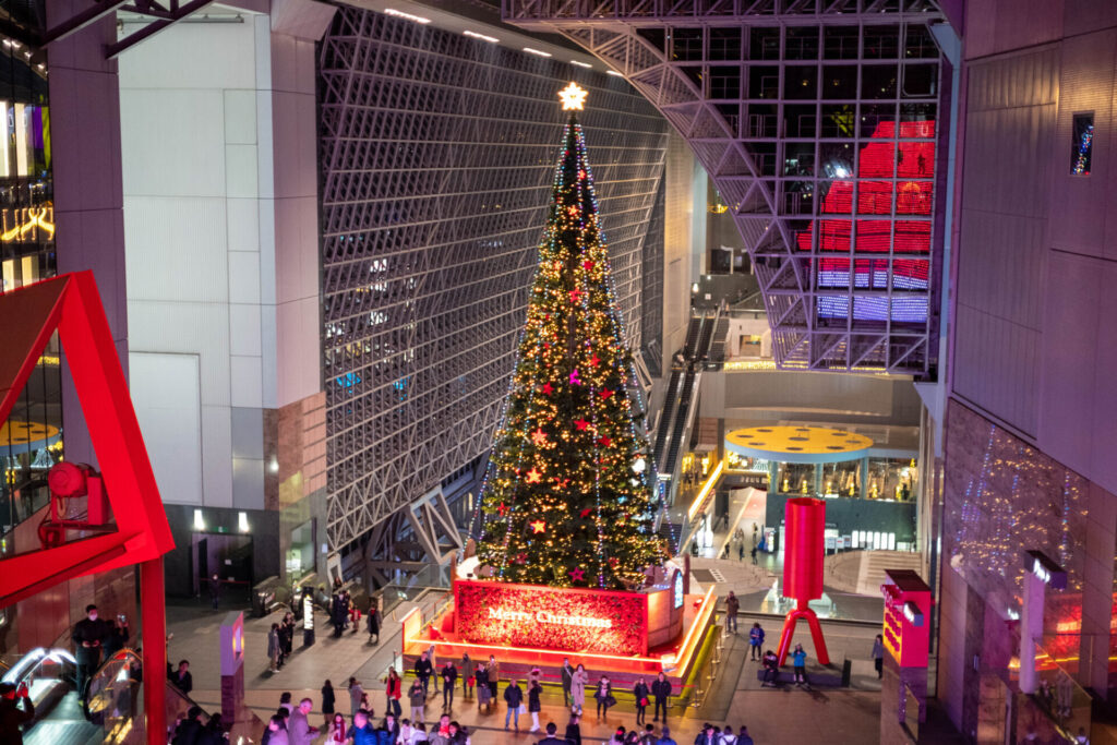 京都駅ビルのクリスマスイルミネーション