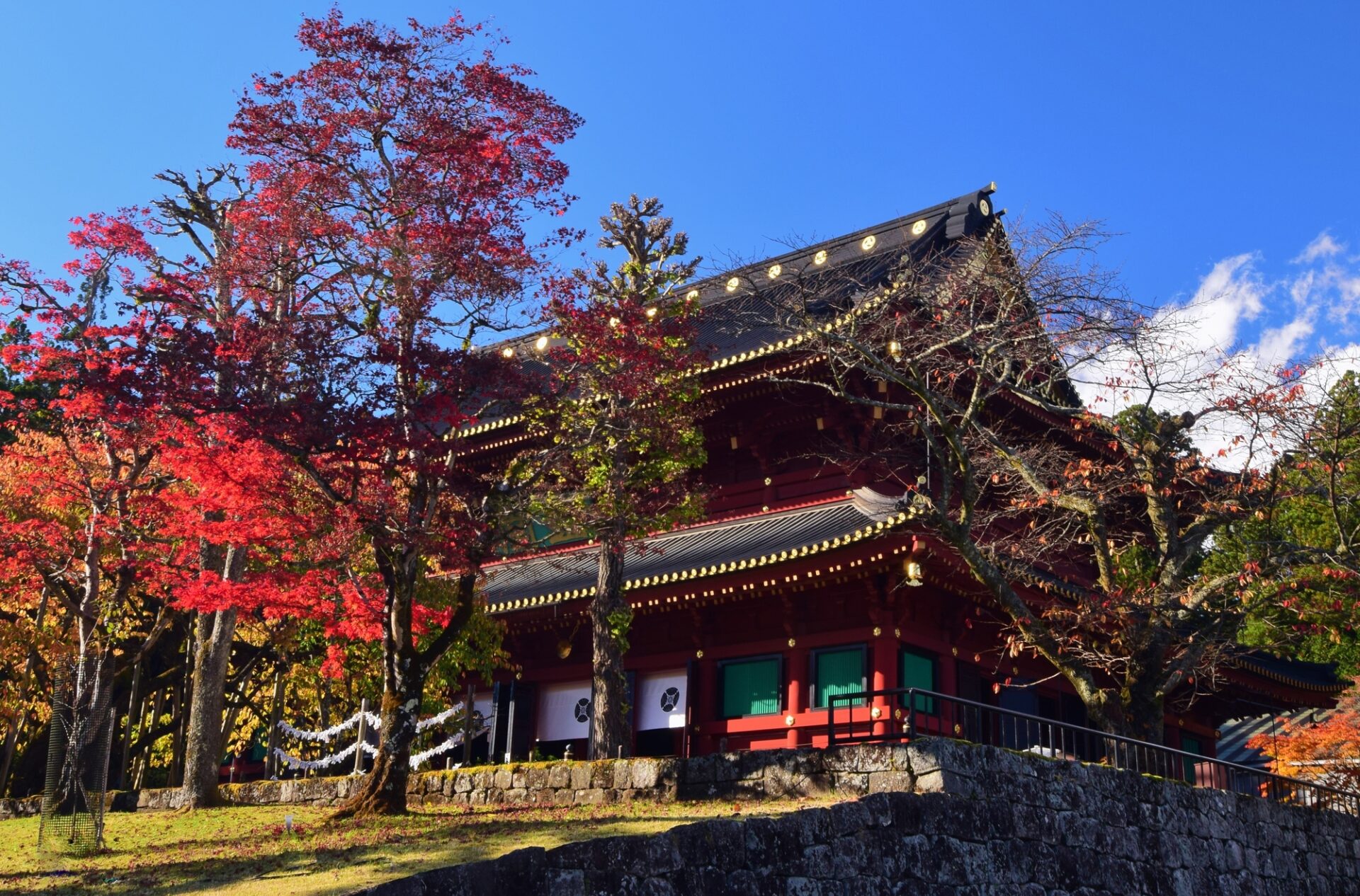 日光山輪王寺の秋景色